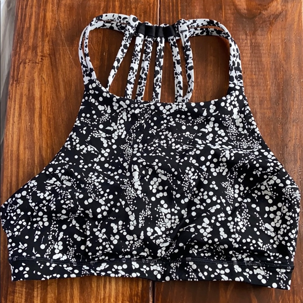 Lululemon bra size 4 side with me